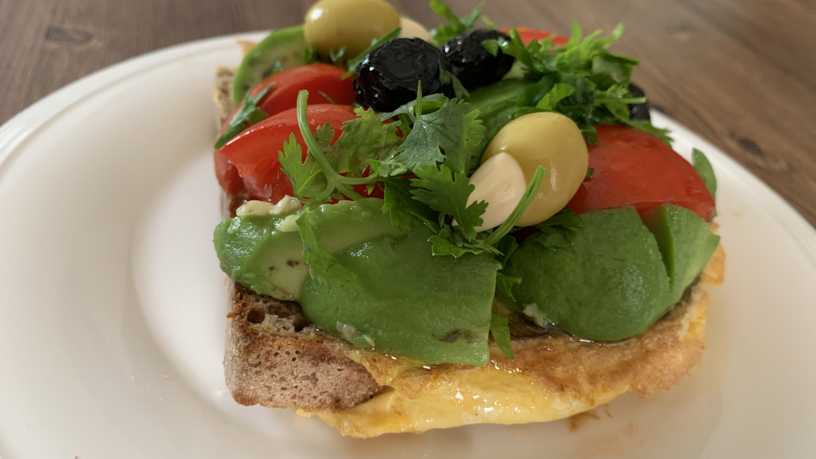 AVOKADOLU YUMURTALI EKMEK